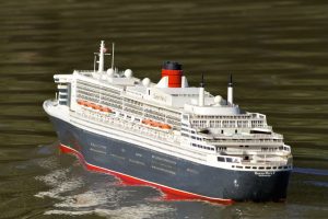 Queen Mary 2, Cunard Liner