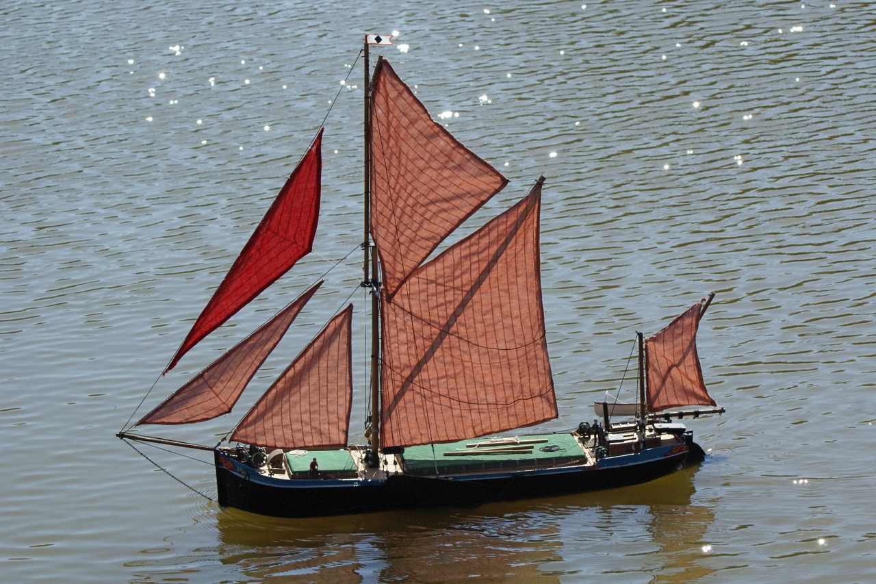 Thames Barge “Lucy”